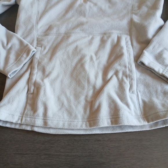 Womans North Face Light Gray Pullover Fleece Nwot Size M - Picture 3 of 6